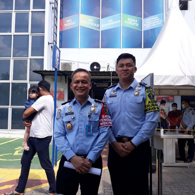 
					Dua WNA Di Deportasi, Karna Menyalahi Guna Izin Imigrasi Kota Batam Selama 2 Tahun
