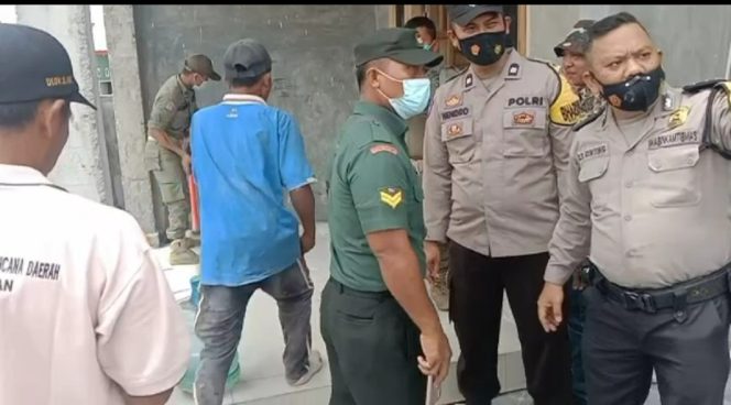 
					Bangunan Di Kaplingan Pesona Pasar 2 Marelan Dibongkar Satpol PP Medan