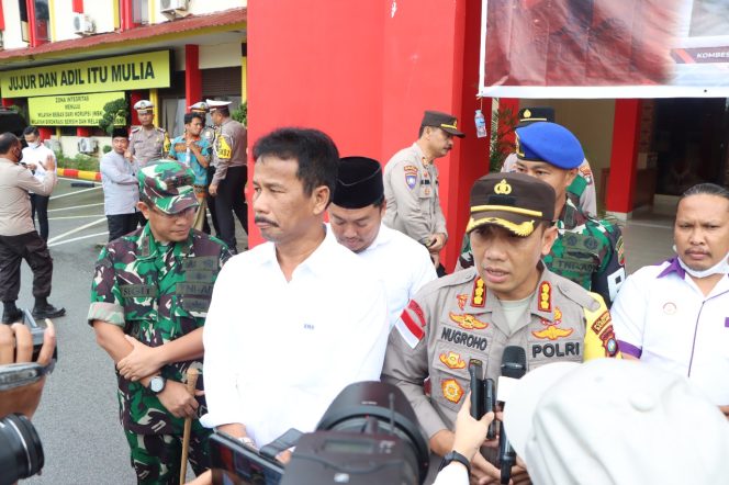 
					Semarak HUT Bhayangkara ke-76 Tahun 2022, Polresta Barelang Salurkan Paket Sembako