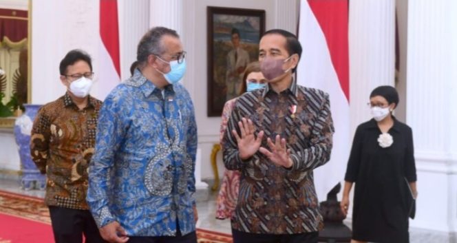 
					Ket foto: Presiden Joko Widodo menerima kunjungan kehormatan Direktur Jenderal Organisasi Kesehatan Dunia (WHO) Tedros Adhanom Ghebreyesus di Istana Merdeka, Jakarta. Foto: BPMI Setpres/Muchlis Jr.