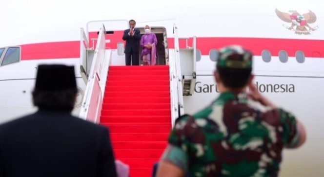 
					Ket foto: Presiden Joko Widodo beserta Ibu Iriana Joko Widodo bertolak menuju Munich, Jerman, dari Bandara Internasional Soekarno-Hatta, Tangerang, pada Minggu, 26 Juni 2022. Foto: BPMI Setpres/Muchlis Jr.