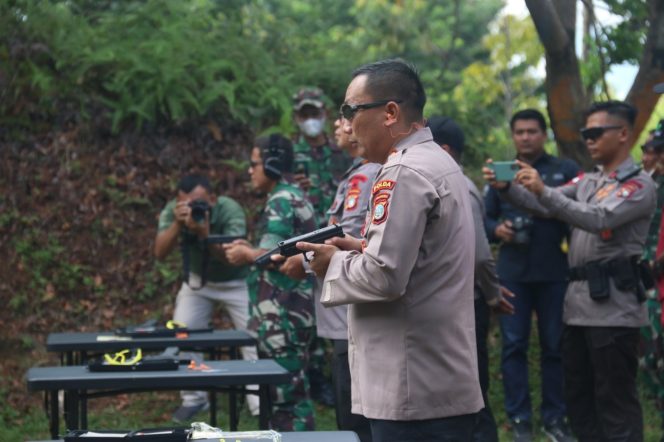 
					Lomba Menembak TNI-Polri Dan Awak Media Dalam Rangka Hari Bhayangkara Ke-76