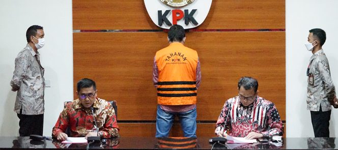 
					KPK Tahan Tersangka Korupsi Pengajuan Dana PEN Kolaka Timur