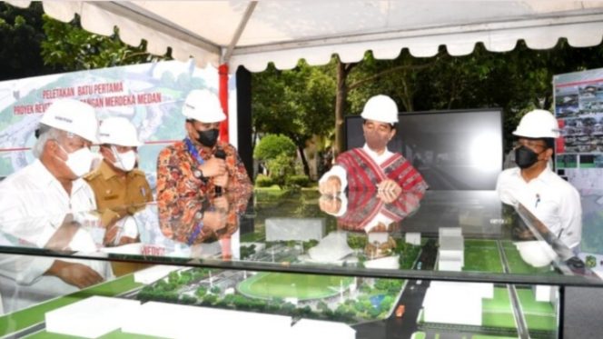 
					Ket foto: Presiden Joko Widodo secara resmi mencanangkan revitalisasi Lapangan Merdeka di Kota Medan, Provinsi Sumatra Utara, pada Kamis, 7 Juli 2022. Foto: BPMI Setpres/Rusman.