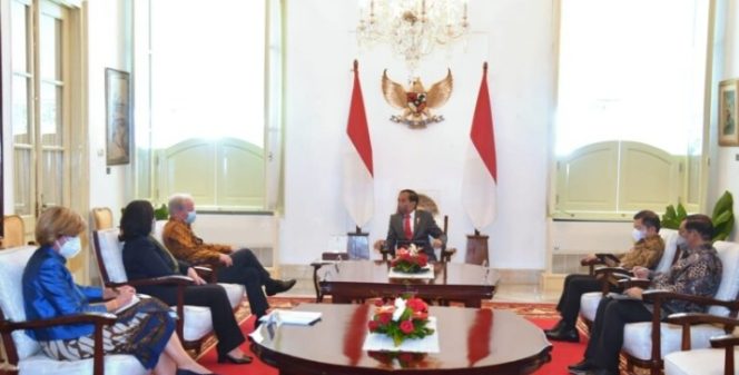 
					Ket foto: Presiden Joko Widodo menerima delegasi Bank Dunia di Istana Merdeka, Jakarta, pada Kamis, 14 Juli 2022. Foto: BPMI Setpres/Rusman.