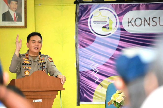 
					Kapolda Riau Irjen Iqbal, Keynote Speaker Seminar GMKI