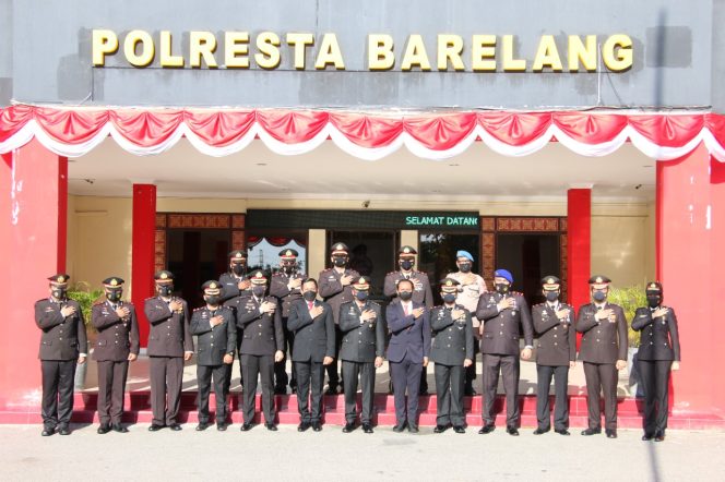 
					Polresta Barelang Gelar Upacara Peringatan Kemerdekaan RI Ke -77 Dengan Penuh Khidmat