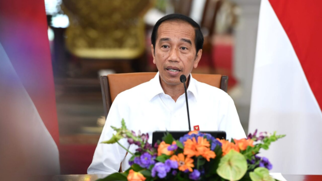 
					Ket foto: Presiden Joko Widodo memberikan keterangan pers bersama para menteri di Istana Merdeka, Jakarta, pada Sabtu, 3 September 2022. Foto: BPMI Setpres/Lukas.