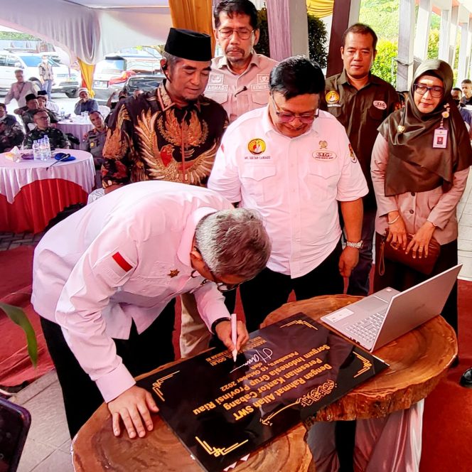
					Wamentan Resmikan Sorgum Indonesia Grup Cabang Riau