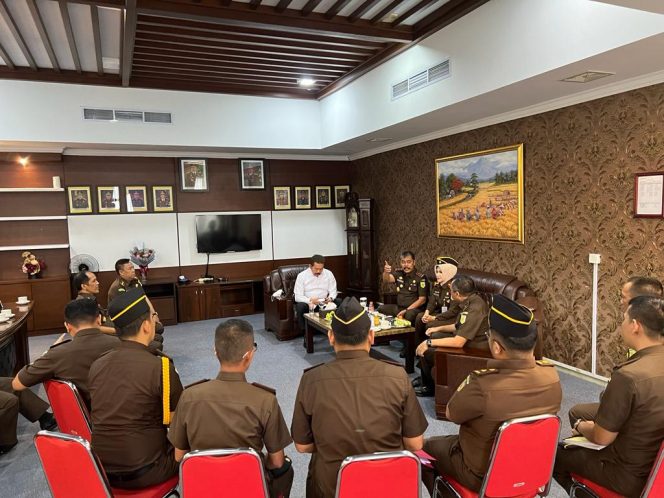 
					Dalam Kunjungan Kerjanya Di Kejaksaan Negeri Batam, Jaksa Agung ST Burhanuddin Menyoroti Kejahatan Transnasional