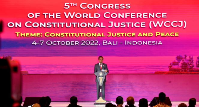 
					Ket foto: Presiden Joko Widodo secara resmi membuka Kongres ke-5 Konferensi Badan Peradilan Konstitusi Sedunia atau The World Conference on Constitutional Justice (WCCJ) Tahun 2022 yang digelar di Bali Nusa Dua Convention Center (BNDCC), Kabupaten Badung, Provinsi Bali, pada Rabu, 5 Oktober 2022. Foto: BPMI Setpres/Rusman.