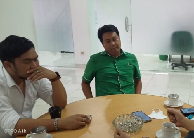 
					Bersama Oknum Polisi Dan POM, Asmen Keamanan PT KINRA Diduga Tangkap Dan Sekap 2 Warga Pardagangan II
