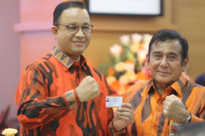 
					Ket foto: Setelah terima KTA Pemuda Pancasila (0000007), Anies Baswedan Didukung Pemuda Pancasila Hadapi Pilpres 2024.