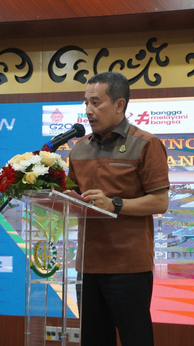 
					Ket foto: Sekretaris Jaksa Agung Muda Tindak Pidana Umum Sunan Harjaka, SH, MH dalam Pembukaan Focus Group Discussion (FGD) dengan tema pembahasan Pedoman Jaksa Agung Nomor 11 Tahun 2021 yang dilaksanakan pada Kamis 03 November 2022 bertempat di Aula Gedung Jaksa Agung Muda Bidang Tindak Pidana Umum (JAM Pidum).