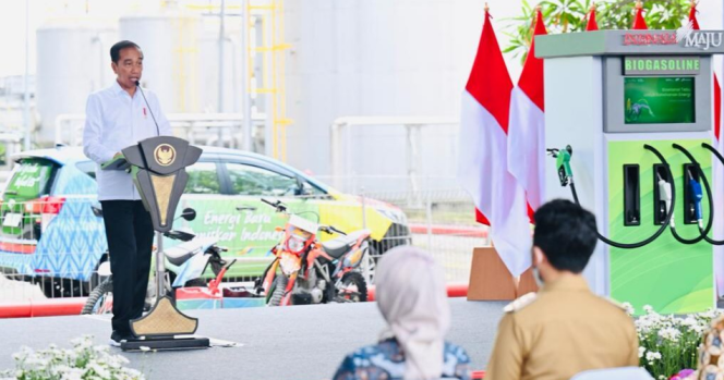 
					Ket foto: Presiden Joko Widodo secara resmi memulai program 