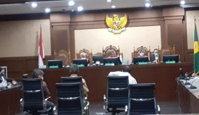 
					Terdakwa Perkara PT Garuda Indonesia (Persero) Tbk Diperiksa Dalam Sidang