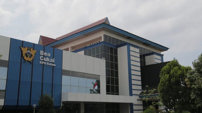 
					Menjelang Akhir Tahun, Bea Cukai Batam Berhasil Lampaui Target Penerimaan Tahun 2022