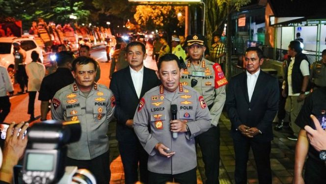 
					Ket foto: Kapolri Jenderal Listyo Sigit Prabowo di Pura Mangkunegaran, Solo, Jateng, Minggu (11/12/2022).