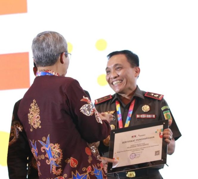 
					6 Satker Kejaksaan RI Menerima Penghargaan Dari KPK Terkait Penanganan Perkara Tipikor