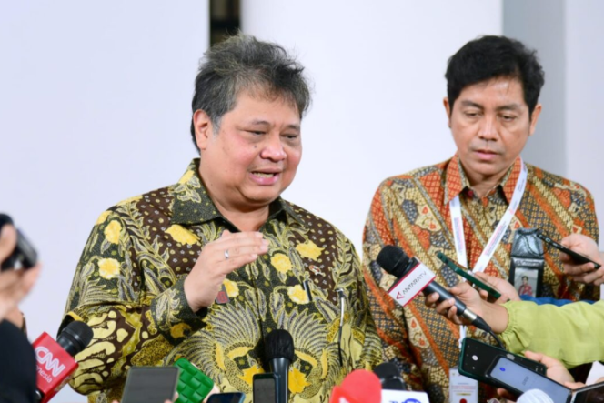 
					Ket foto: Menteri Koordinator Bidang Perekonomian Airlangga Hartarto dalam keterangannya kepada awak media usai menghadiri pembukaan Rapat Koordinasi Nasional (Rakornas) Transisi PC-PEN di Gedung AA Maramis, Jakarta, pada Kamis, 26 Januari 2023. Foto: BPMI Setpres.