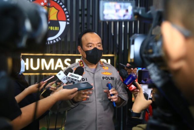 
					Polri Imbau Masyarakat Tidak Serobot Rombongan Patwal: Berbahaya