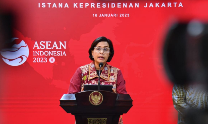 
					Ket foto: Menteri Keuangan Sri Mulyani yang menyampaikan keterangan pers di Kantor Presiden selepas mengikuti sidang kabinet paripurna yang dipimpin oleh Presiden Joko Widodo di Istana Negara, Jakarta, pada Senin, 16 Januari 2023. Foto: BPMI Setpres/Rusman.