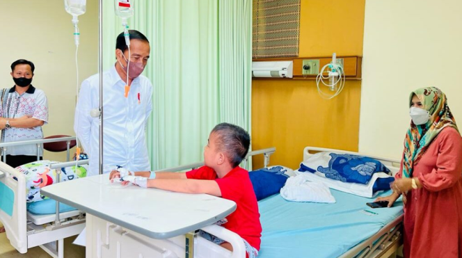 
					Ket foto: Presiden Joko Widodo meninjau RSUD Arifin Achmad, Kota Pekanbaru, pada pada Rabu, 4 Januari 2023. Foto: BPMI Setpres.