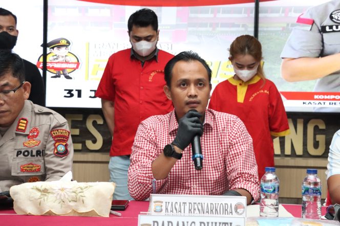 
					Sat Resnarkoba Polresta Barelang Tangkap Oknum Anggota Dewan Terkait Kepemilikan Sabu