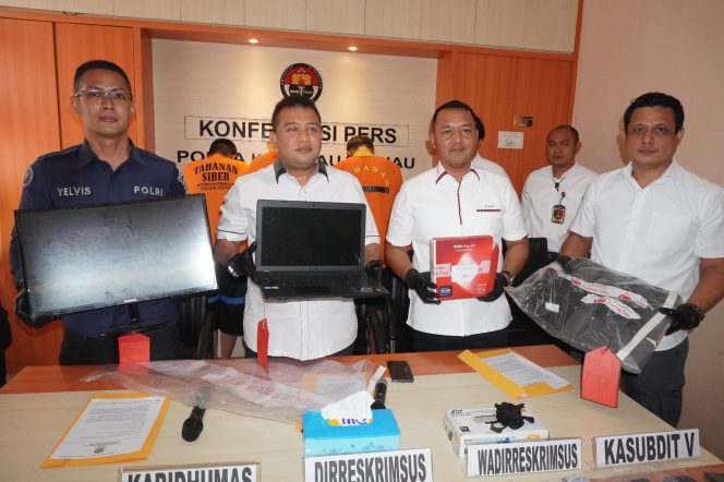 
					Ditreskrimsus Polda Kepri Berhasil Ungkap Judi Online Jaringan Internasional