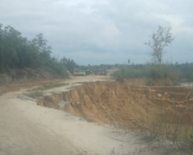 
					Diduga Insitusi Terkait Pertambangan Tutup Mata Dengan Aktifitas Galian C Illegal Di Kota Dumai