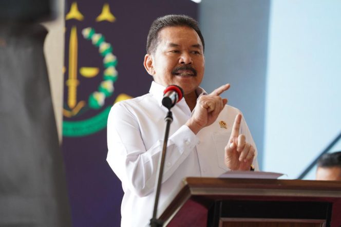 
					Ket foto: Jaksa Agung RI, ST Burhanuddin.