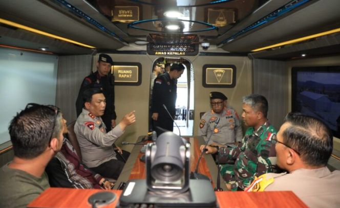 
					Korps Brimob Polri Dukung Pengamanan F1 Power Boat Dengan Mobile Command Center
