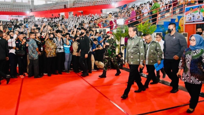 
					Ket foto: Presiden Joko Widodo menghadiri Puncak Peringatan Hari Pers Nasional (HPN) Tahun 2023 di Gedung Serbaguna Pemerintah Provinsi Sumatra Utara, Kabupaten Deli Serdang, Kamis, 9 Februari 2023. Foto: BPMI Setpres/Laily Rachev.