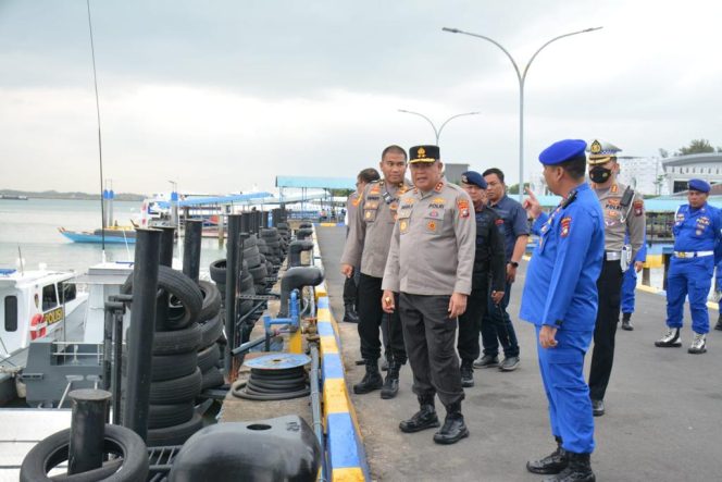 
					Kunjugi Mako Ditpolairud, Kapolda Kepri Berikan Arahan