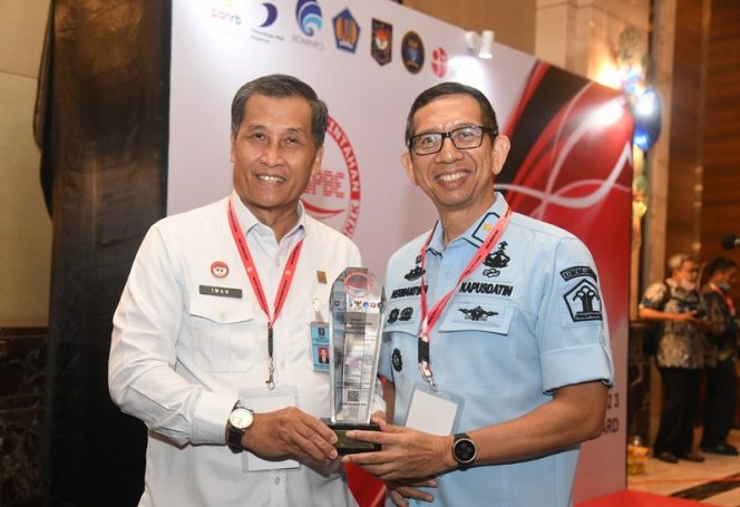 
					Kemenkumham Terima Penghargaan Terbaik Dalam Layanan Digital Dari Kementerian PANRB