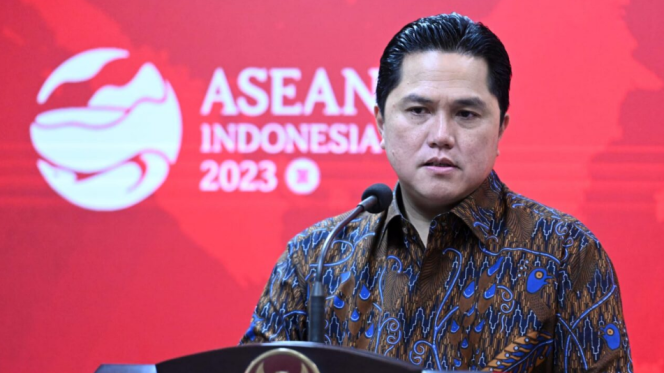 
					Ket foto: Ketua Umum Persatuan Sepak Bola Seluruh Indonesia (PSSI) Erick Thohir, menyampaikan keterangan pers di Kantor Presiden, Jakarta, pada Jumat, 31 Maret 2023. Foto: BPMI Setpres/Kris.