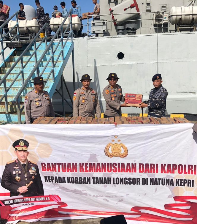 
					Bantuan Kemanusiaan Bencana Longsor Dari Kapolri Dan Ketua Umum Bhayangkari Sampai Di Serasan