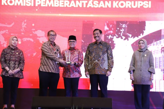 
					KPK Raih Penghargaan Digital Government Award 2023