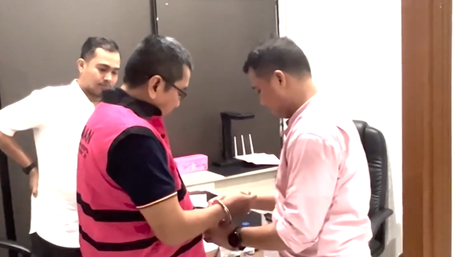 
					Direktur Utama PT Waskita Karya (Persero) Tbk Ditahan Tim Penyidik Kejaksaan Agung