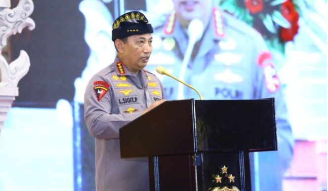 
					Ket foto: Kapolri Jenderal Polisi Listyo Sigit Prabowo dalam sambutan di Gedung PTIK Polri, Jakarta Selatan pada Rabu (17/5/23).
