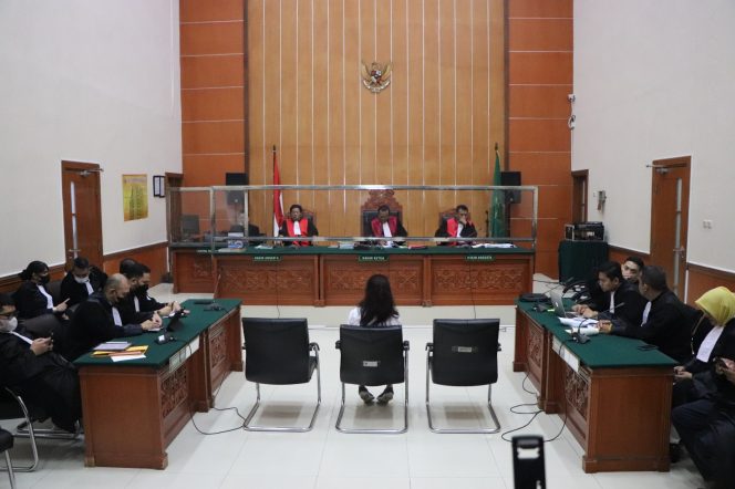 
					Terdakwa Linda Pujiastuti Di Vonis 17 Tahun Penjara Dan Denda Rp2 Miliar