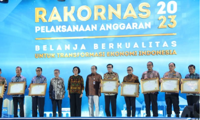 
					Polri Terima Penghargaan Kinerja Anggaran Terbaik Dari Menteri Keuangan