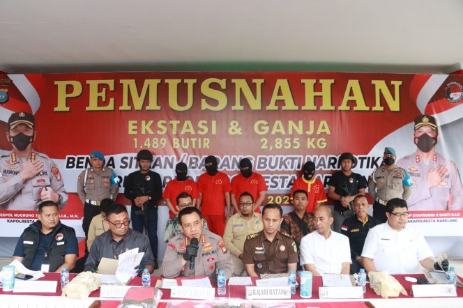 
					Kapolresta Barelang Bersama Instansi Terkait Musnahkan Barang Bukti Narkotika