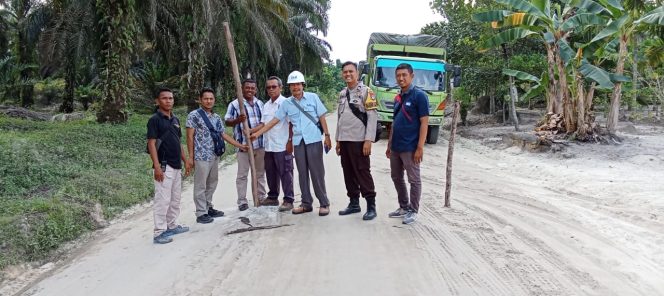 
					Akses Jalan Menuju PT IP Di Portal “Ini Penjelasan Tuntutan Masyarakat
