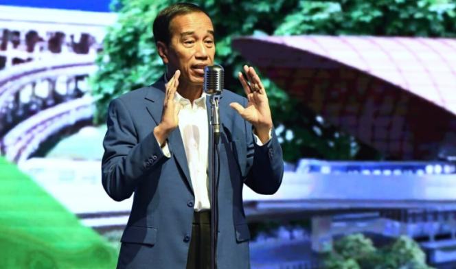 
					Ket foto: Presiden Joko Widodo menyampaikan sambutan saat meluncurkan Rancangan Rencana Pembangunan Jangka Panjang Nasional (RPJPN) 2025-2045 di Djakarta Theater, Jakarta, pada Kamis, 15 Juni 2023. Foto: BPMI Setpres/Kris.