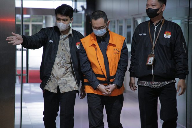 
					KPK Tetapkan Tersangka Gratifikasi dan TPPU Pengurusan Ekspor Impor di Bea Cukai