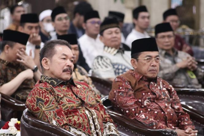 
					Jaksa Agung Berharap Insan Adhyaksa Diberikan Kekuatan Dan Semangat Dalam Tugas Pengabdian Kepada Nusa Dan Bangsa