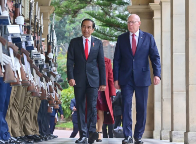 
					Ket foto: Presiden Joko Widodo dalam kunjungan kenegaraan ke Australia diterima Gubernur Jenderal Australia, David Hurley, di Admiralty House, Sydney, pada Selasa pagi, 4 Juli 2024. Foto: BPMI Setpres.