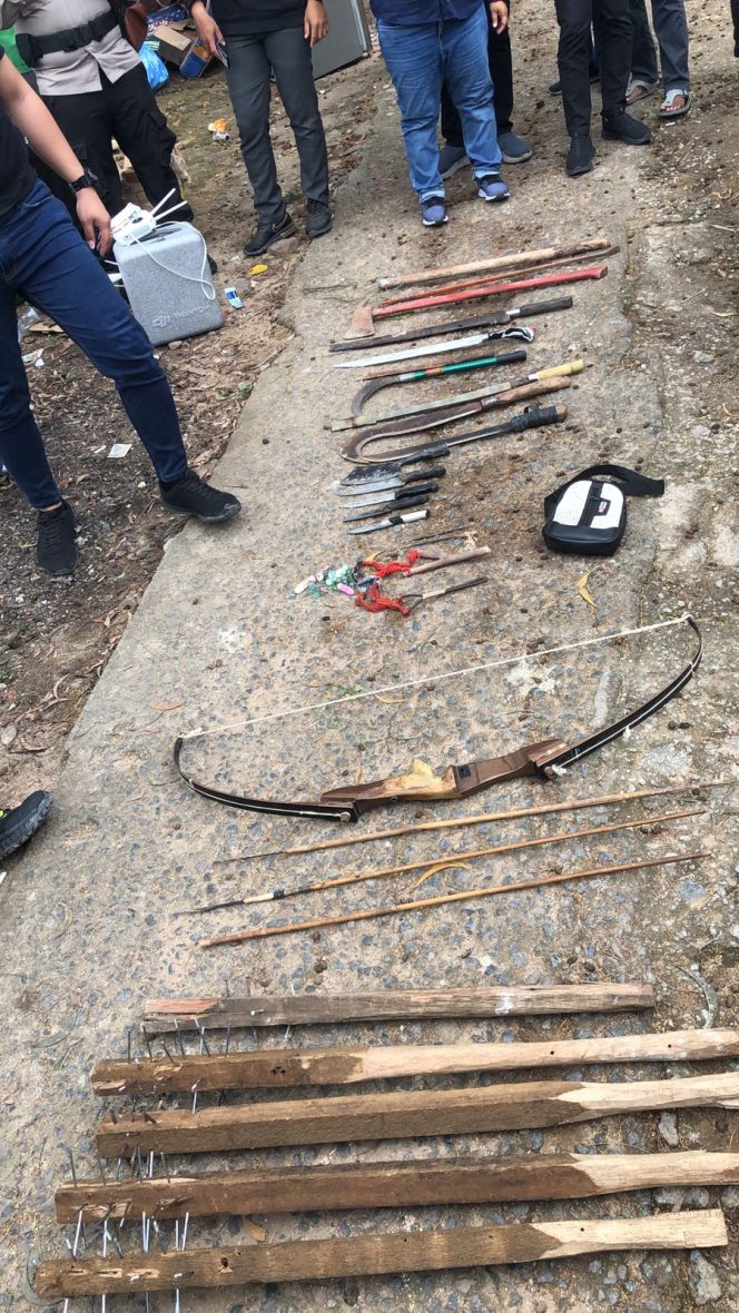 
					Akibat Melawan Petugas, 14 Orang Diamankan Saat Penertiban Bangunan Ruli Di Tangki 1000 Kel. Kampung Seraya