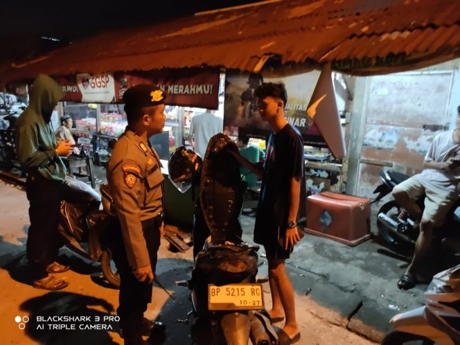 
					Polsek Batu Ampar Patroli Cipkon Dan Sampaikan Himbauan Kamtibmas
